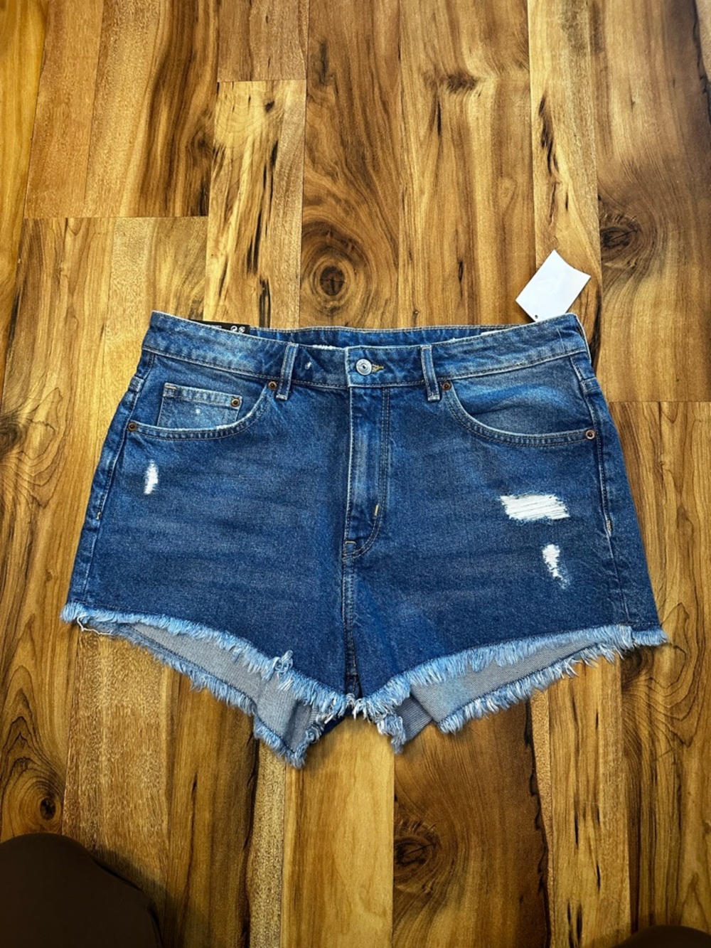 H&M Divided NWT Denim Shorts Women’s 10 High Rise Distressed Frayed Hem Blue